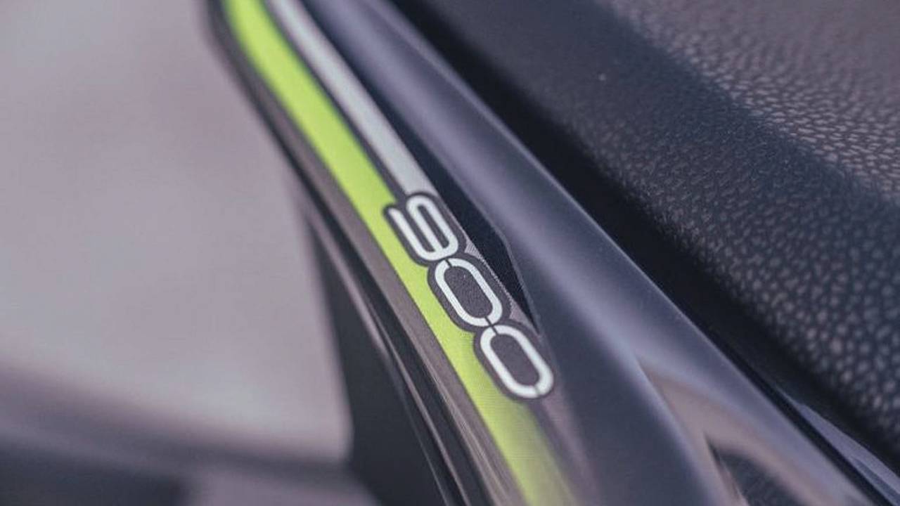 Like on the Z900, the 900 tells us the approximate engine displacement.