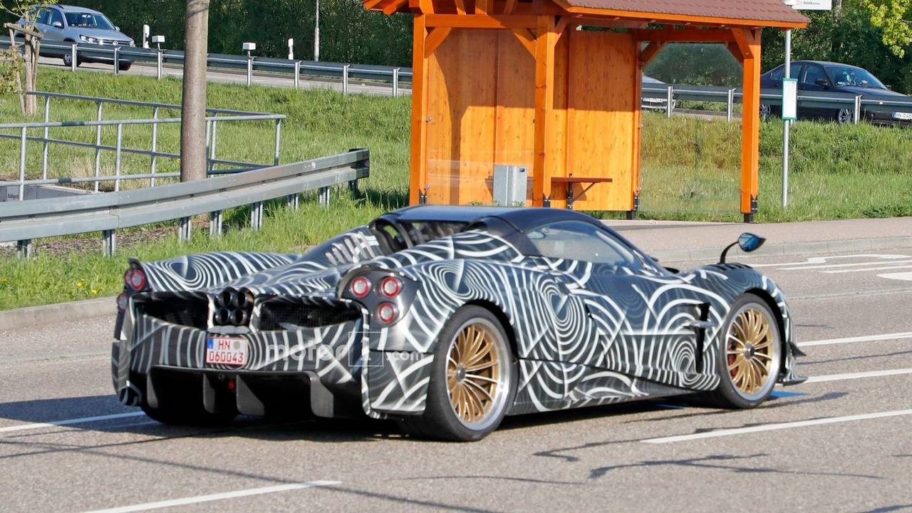 Foto spia di Pagani Huayra BC Roadster