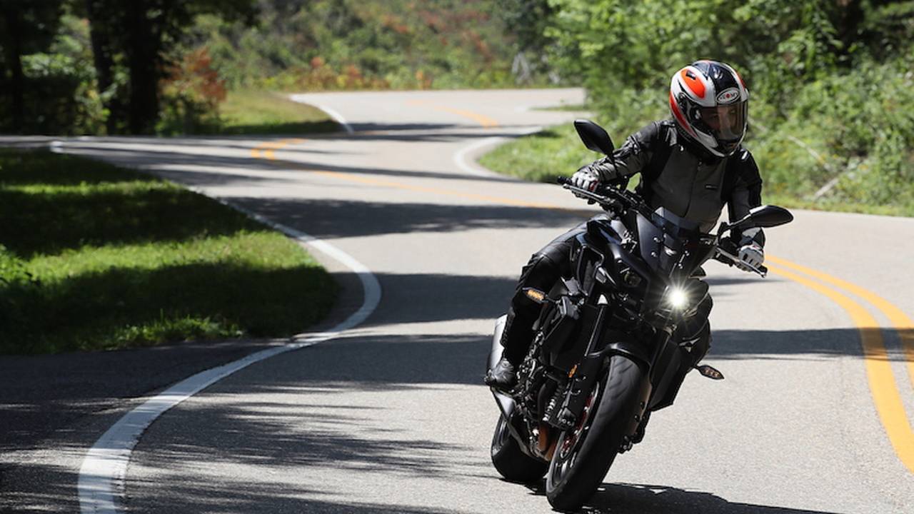2017 Yamaha FZ-10 - First Ride Review