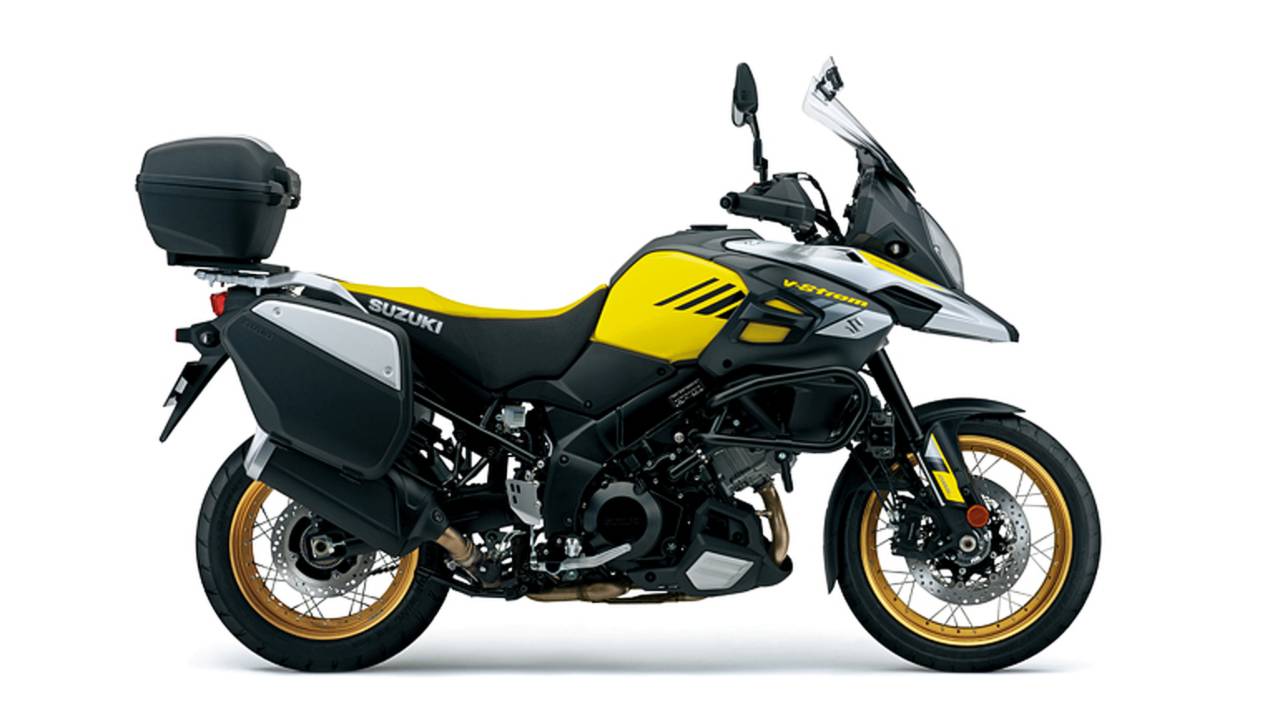 <strong>With the reputation for its long-distance touring performance sometimes even tandem riding, the optional integrated three-luggage system is an important option to heighten the attraction of the V-Strom 1000 ABS.</strong>