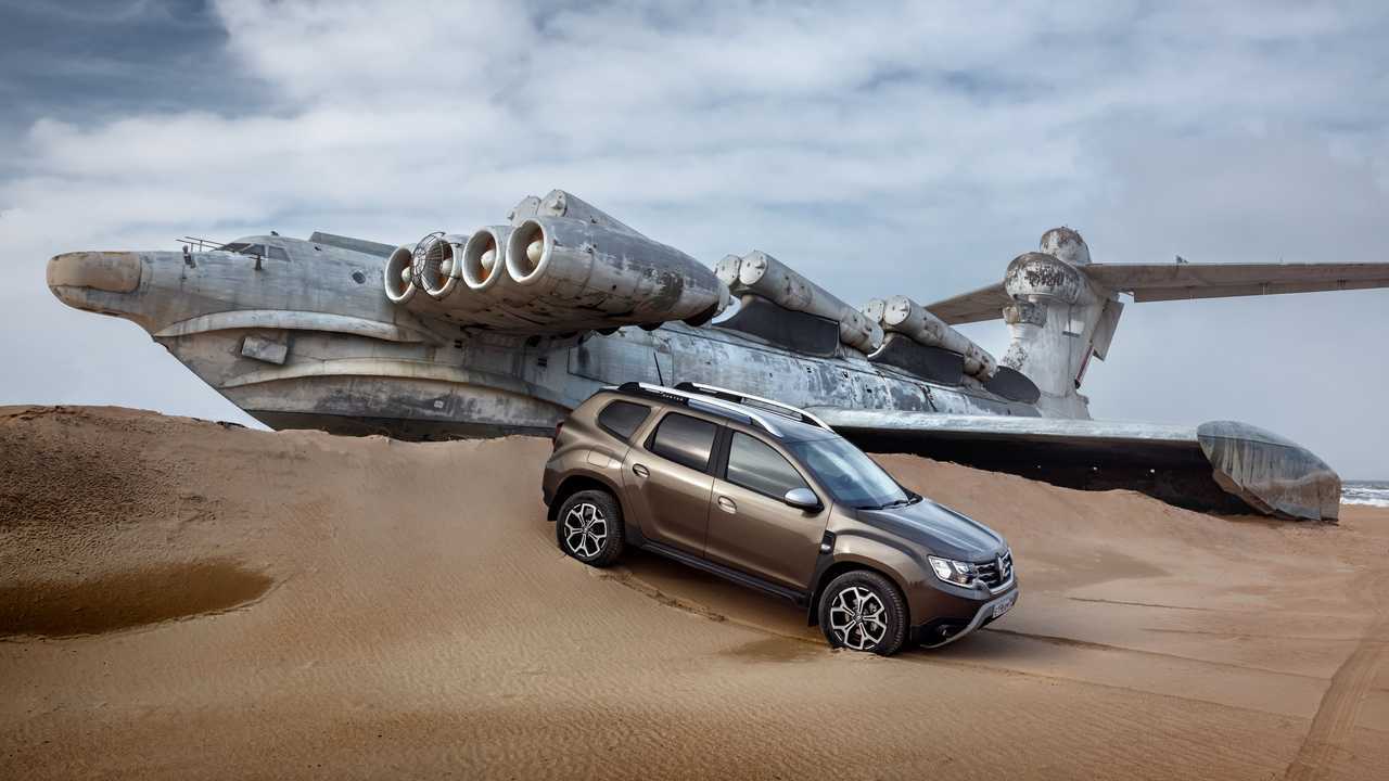 Renault Duster и экраноплан «Лунь»