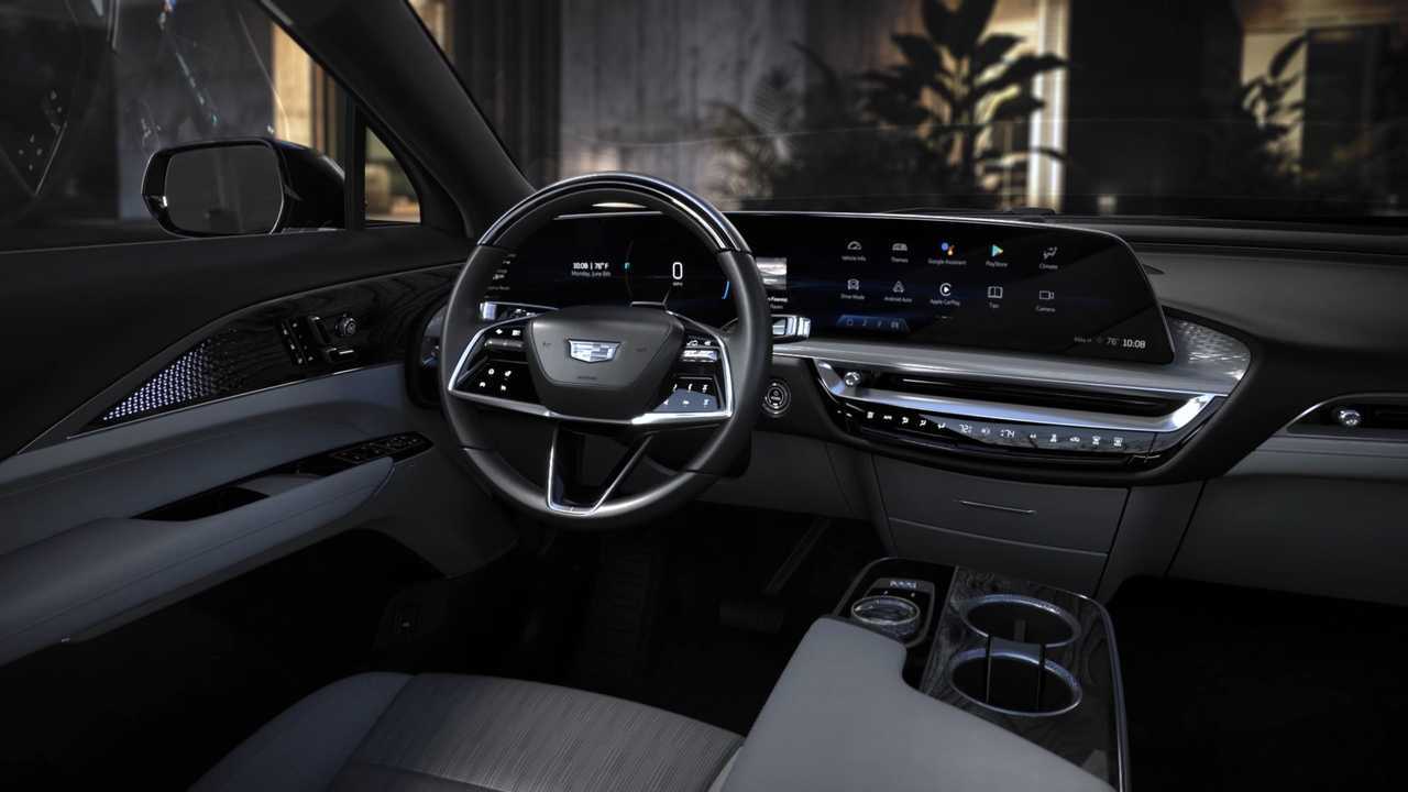 Серийный Cadillac Lyriq, интерьер