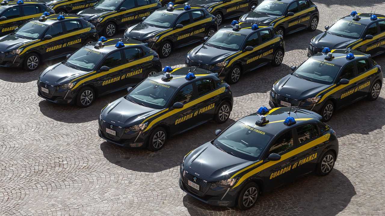 Peugeot e-208, l'auto elettrica della Guardia di Finanza