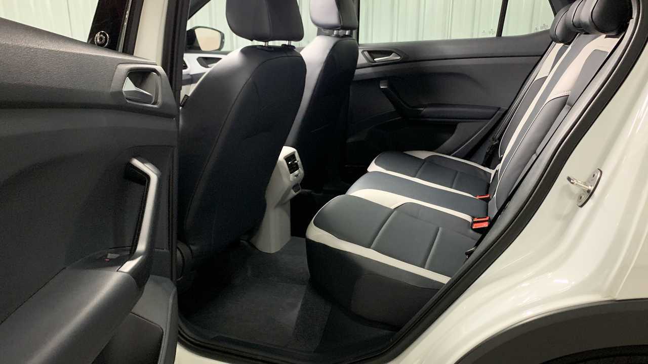 Comparativo: Honda HR-V Touring vs. VW T-Cross Highline