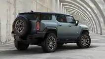2024 GMC Hummer EV SUV posteriore
