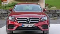 Mercedes E-Klasse als höhergelegter Test-Mule erwischt