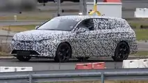 Nouvelle génération Peugeot 308 voiture espion photo (trois quarts avant)