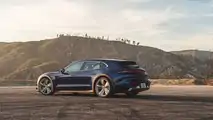 Quartier arrière extérieur de la Porsche Taycan Turbo Cross Turismo 2021
