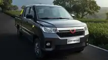 Wuling Zhengtu Pickup Three Quarters