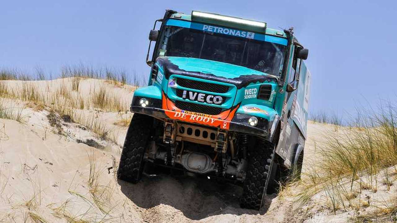 copertina Iveco dakar 2019