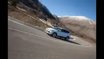 Guidare sulla neve: ecco le tecniche 