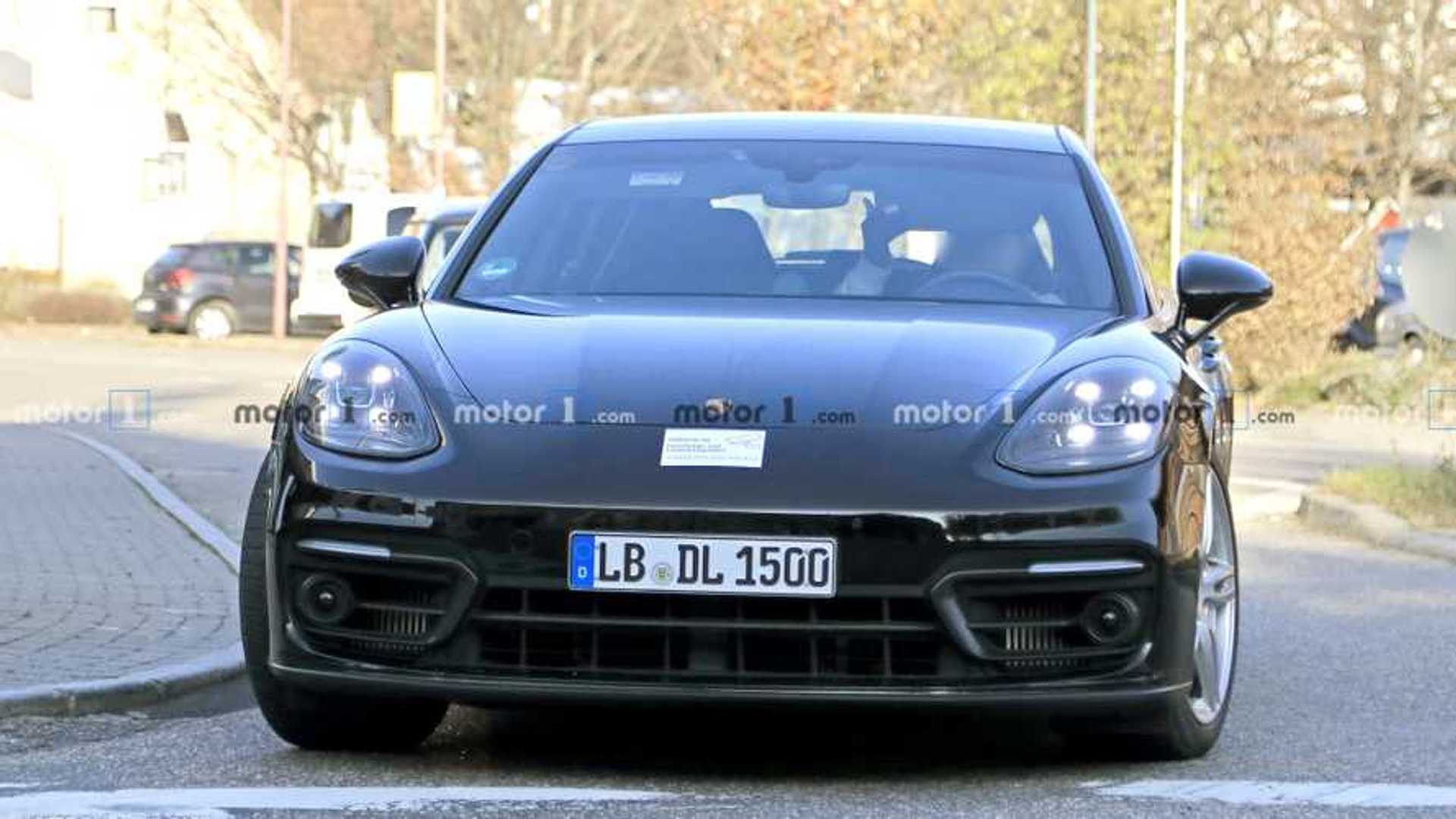 Porsche Panamera Sport Turismo facelift spy photo