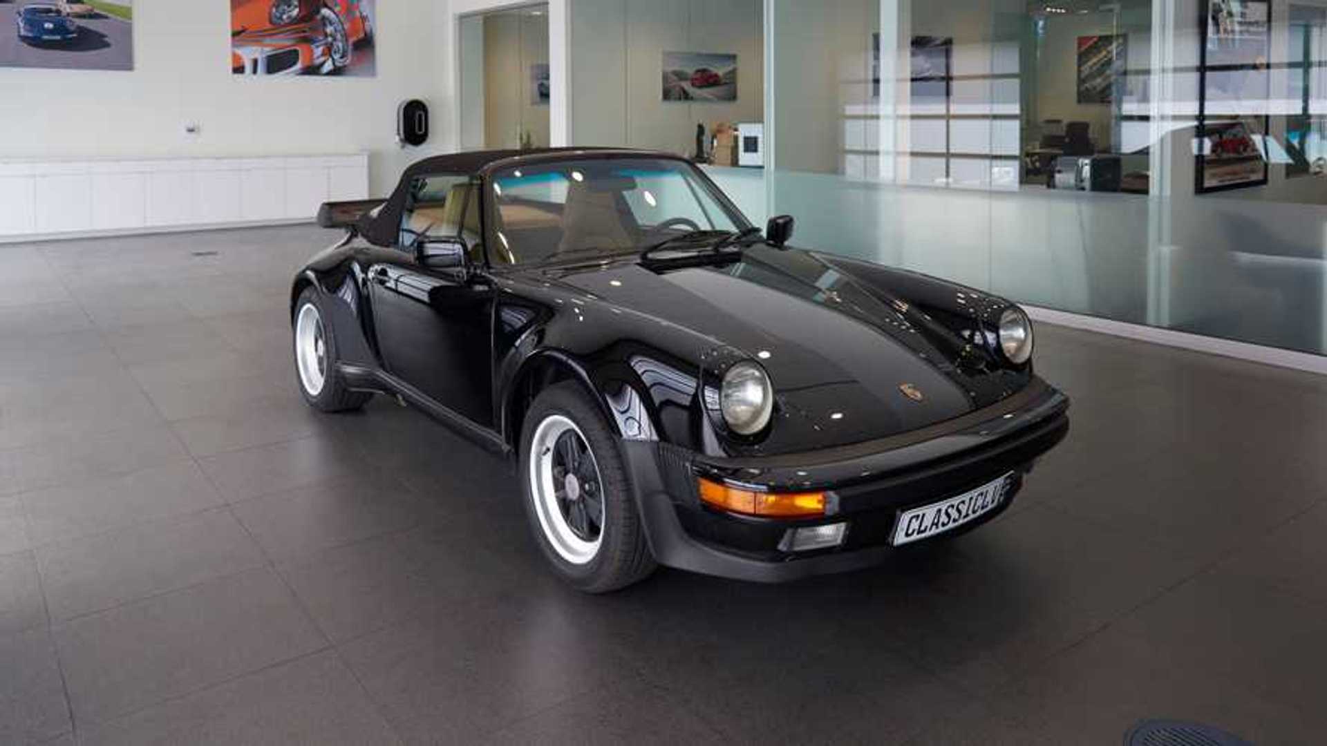 Strut In A 1985 Porsche 911 Cabriolet Turbo Look