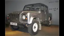 Land Rover Defender (Skyfall, 2012)