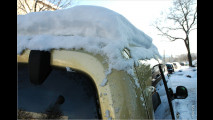 Schnee auf dem Autodach