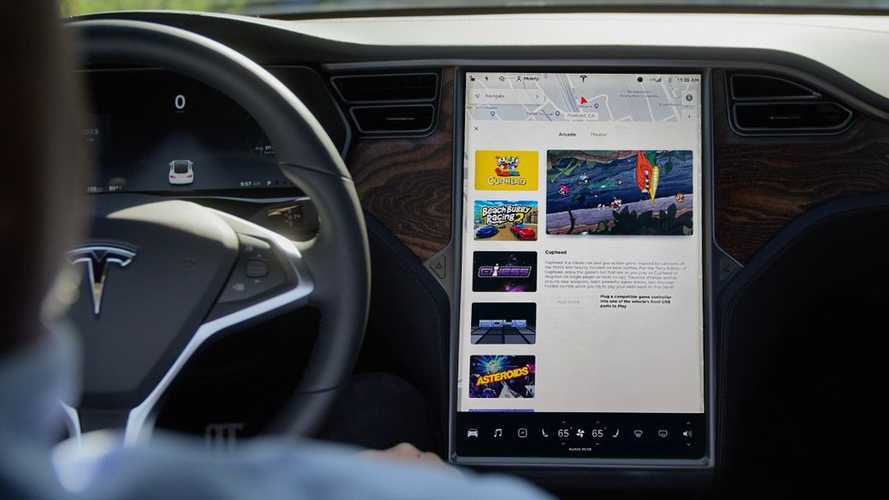 Grana centraline per Tesla: chiesto il richiamo di 150.000 auto