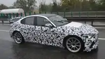 Alfa Romeo Giulia GTAm catturato sotto la pioggia