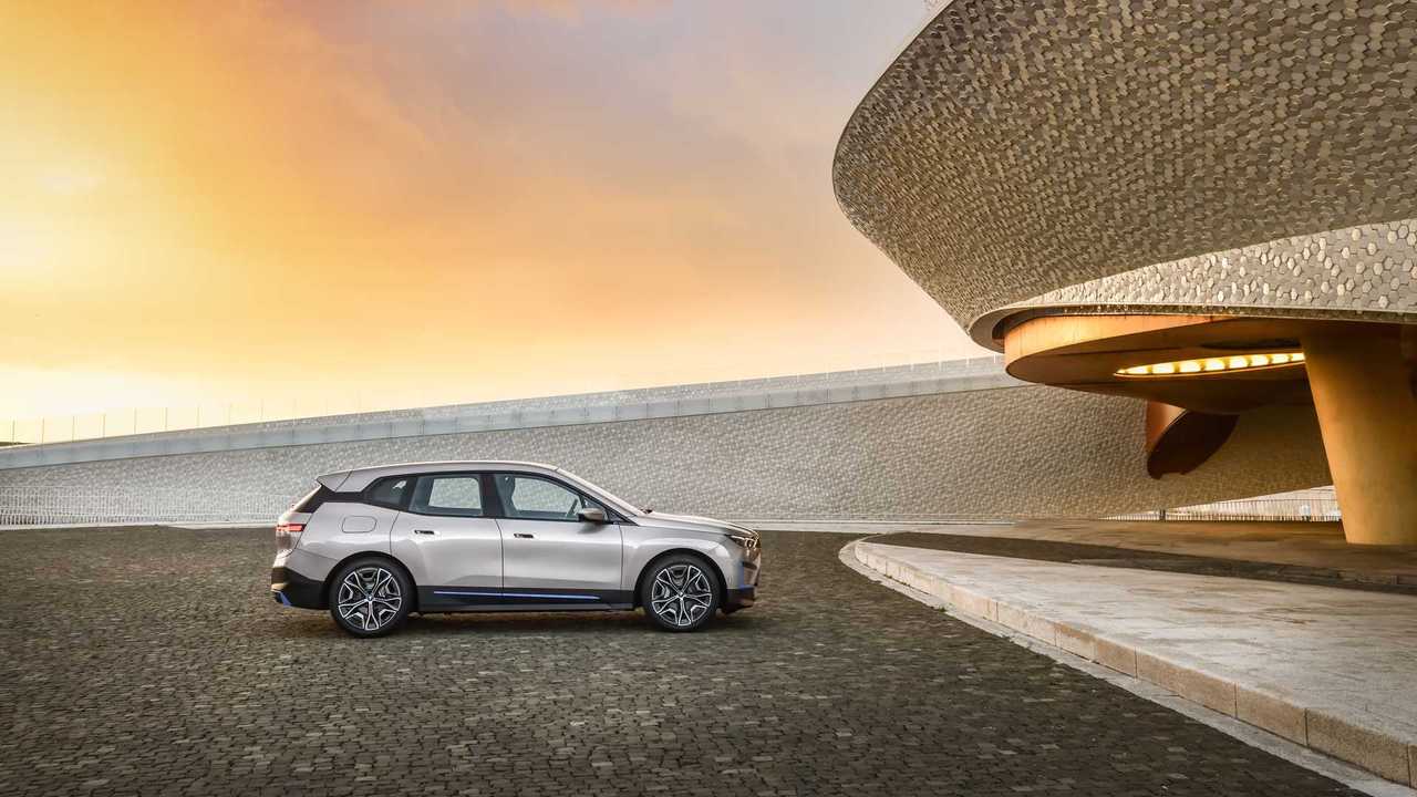 BMW iX