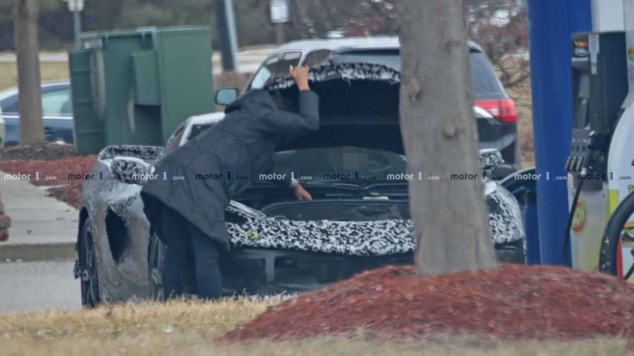C8 Corvette Breakdown Spy Photo