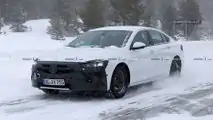 Opel Insignia nuova foto spia