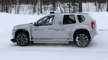 Dacia Duster EV mule spy photo