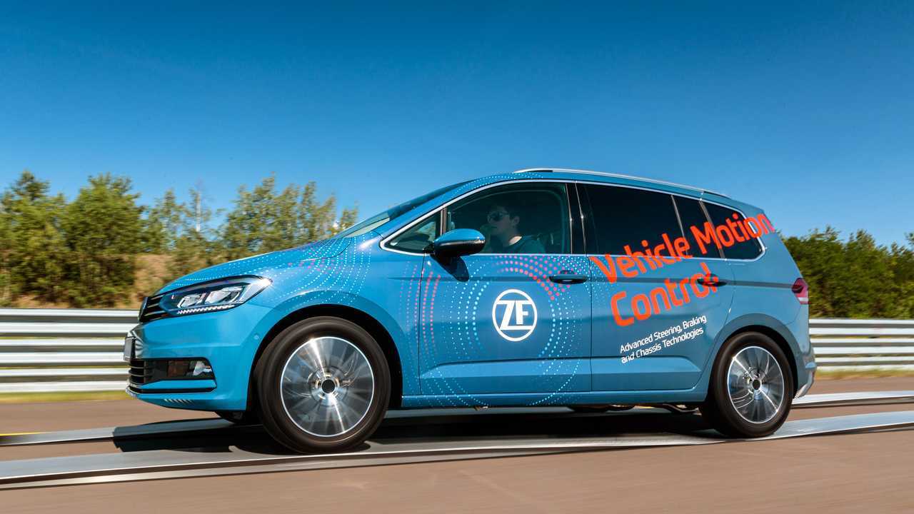 Flying Carpet 2.0: ZF präsentiert Prototypen mit vorausschauendem Fahrwerk