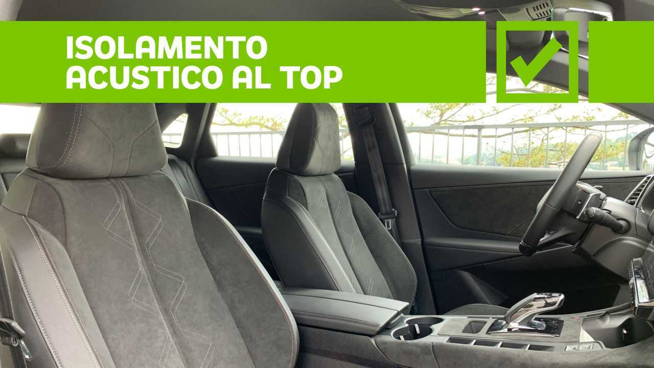 DS 7 Crossback PureTech 225 Grand Chic, pro e contro
