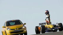 Clio Renault F1 Team R27