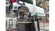 BMW X5 xDrive45e production - Battery installation