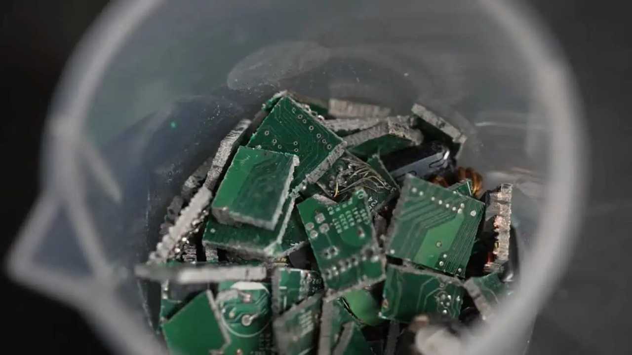 Un cumulo di schede elettroniche da riciclare