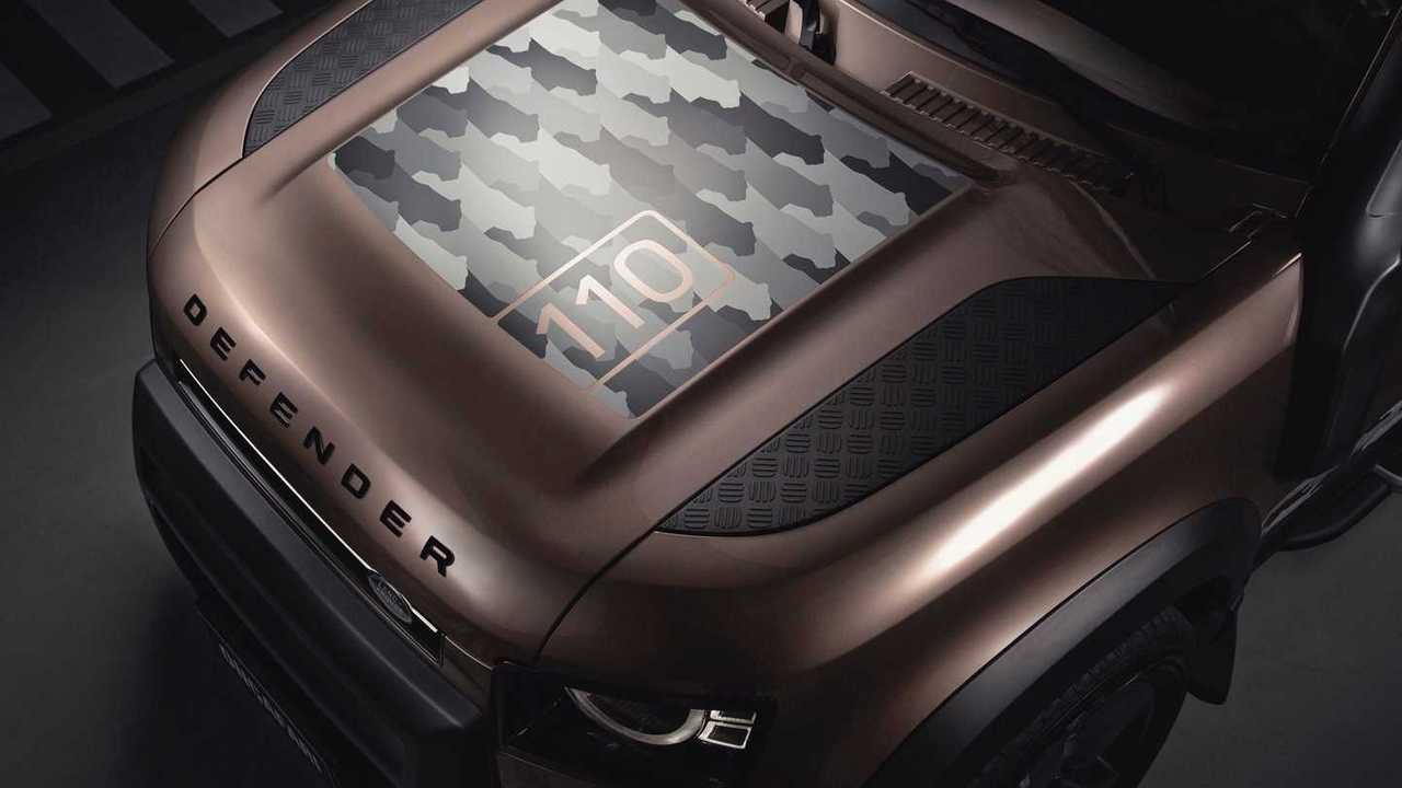 Land Rover Defender 110 Onçafari 2022_visão superior foco capô (3)
