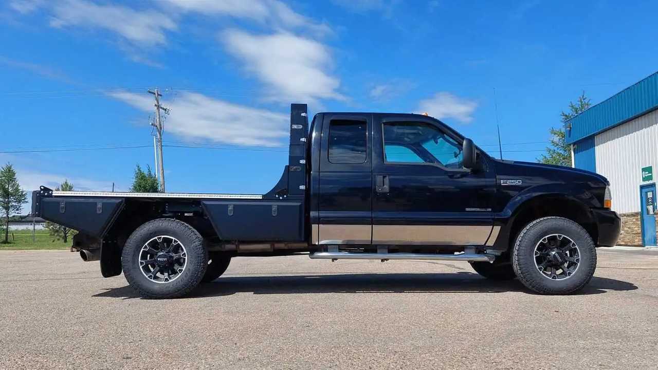 Aluma Tray Flatbed