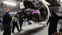 تجميع سيارة فولكس واجن آي دي 4 الكهربائية متداخلة الاوجه (كروس أوفر) في مصنع تشاتانوغا بولاية تينيسي