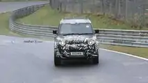 Land Rover Defender 130 (2023) als Erlkönig auf dem Nürburgring