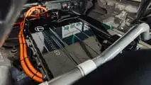 Toyota Corolla Levin AE86 BEV in der Sitzprobe