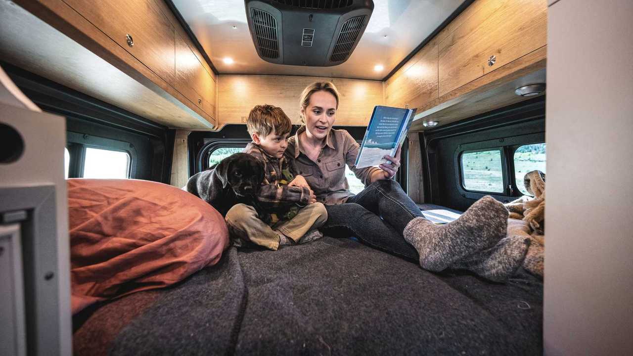 Interni Airstream Rangeline 2023