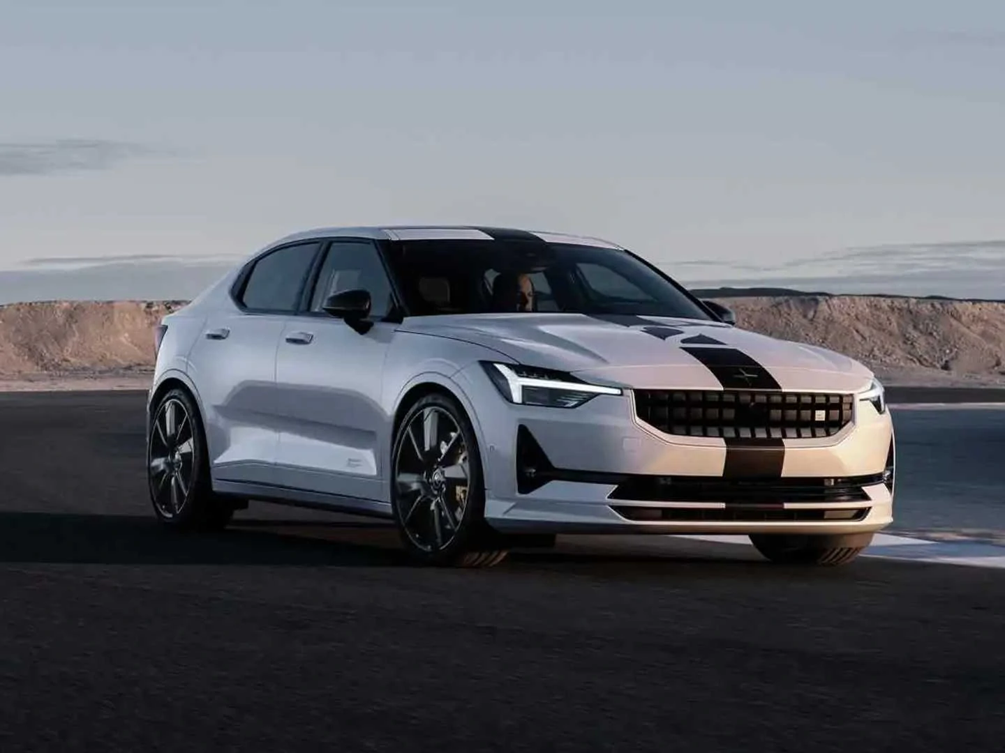 バース② Limited Series Polestar 2 BST Edition 270 Debuts Targeting