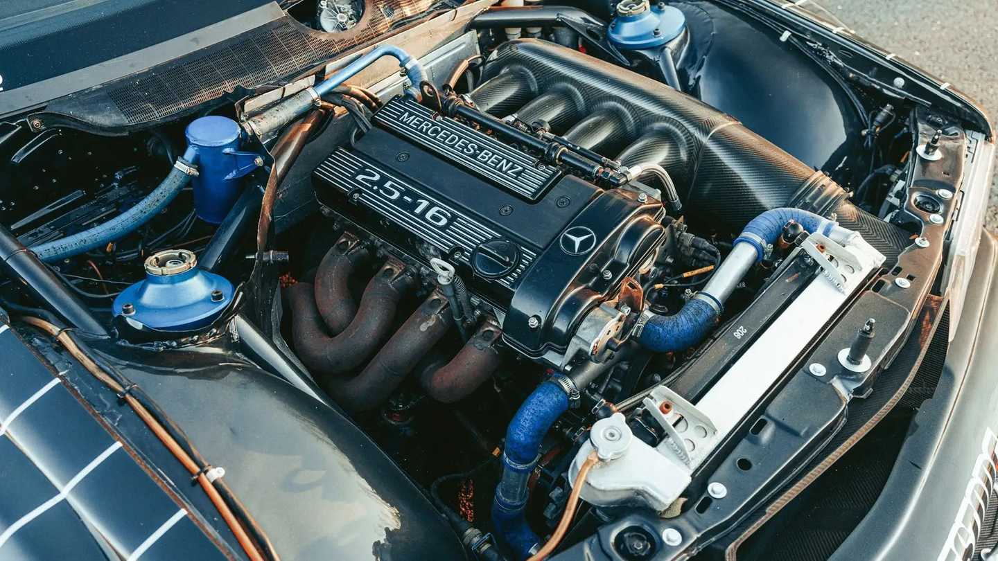 Evolução dos carros da Mercedes no DTM desde 1988
