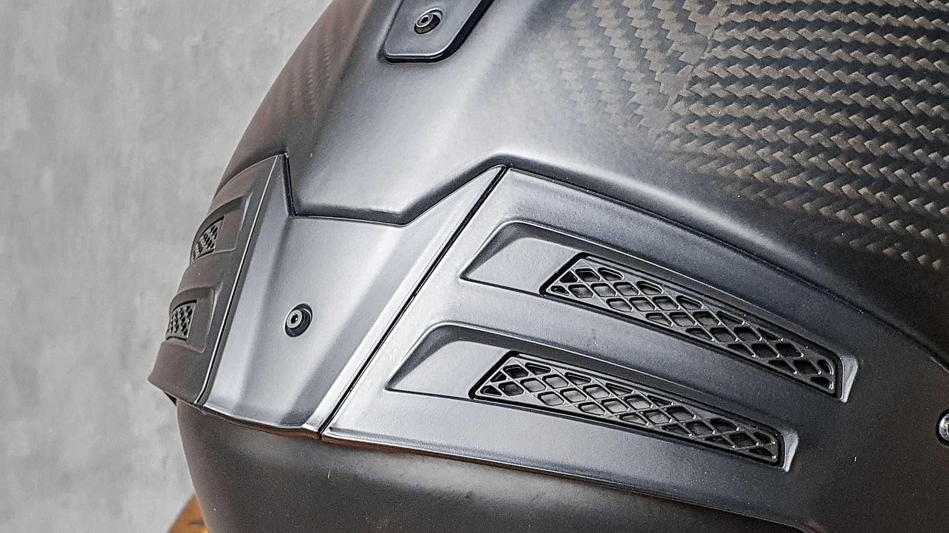 Gear Review: Shark Spartan RS Carbon Skin