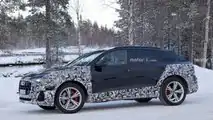 Vista lateral invernal del Audi Q8 Facelift