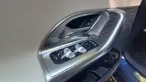 Mercedes C 400 4Matic Avantgarde (2026): Schicke Metalloptik an den Türinnenseiten