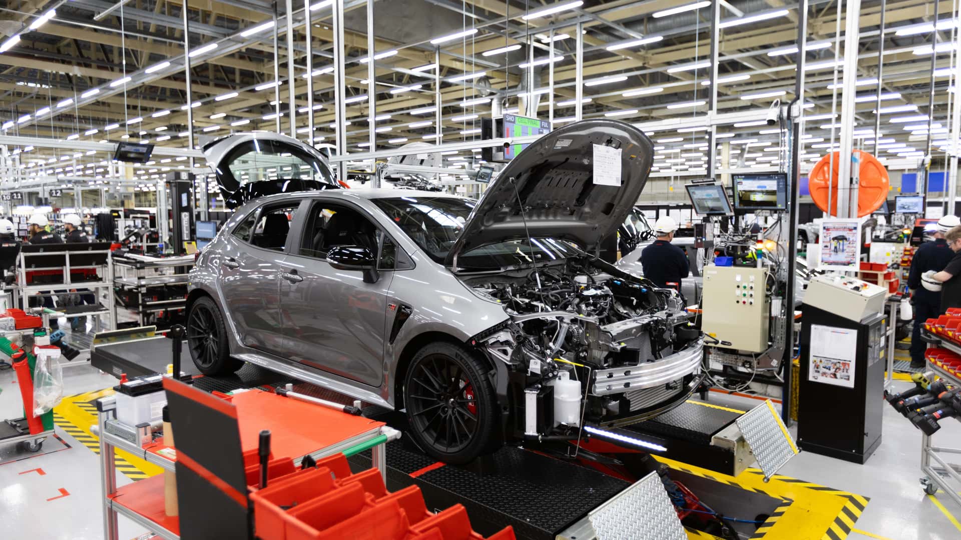 https://cdn.motor1.com/images/mgl/E6NL4w/s1/toyota-uk-production.jpg