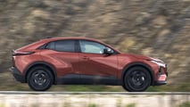 Toyota C-HR+ (2026): Das Exterieur in Metal Oxide Metallic