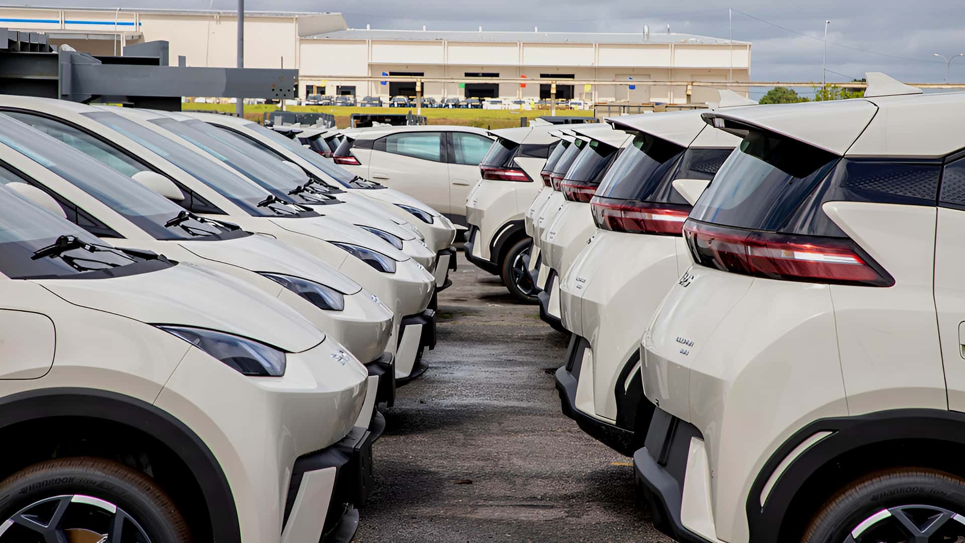 Carros elétricos ficam mais caros na China, mas Brasil vive fase oposta
