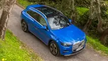 Mercedes GLC EQ Avantgarde (2026) in Klarblau Metallic: Das Exterieur