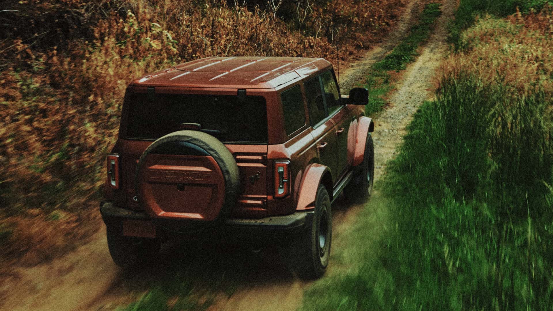 https://cdn.motor1.com/images/mgl/E6Nzwv/s1/2027-ford-bronco-filson-first-edition.jpg