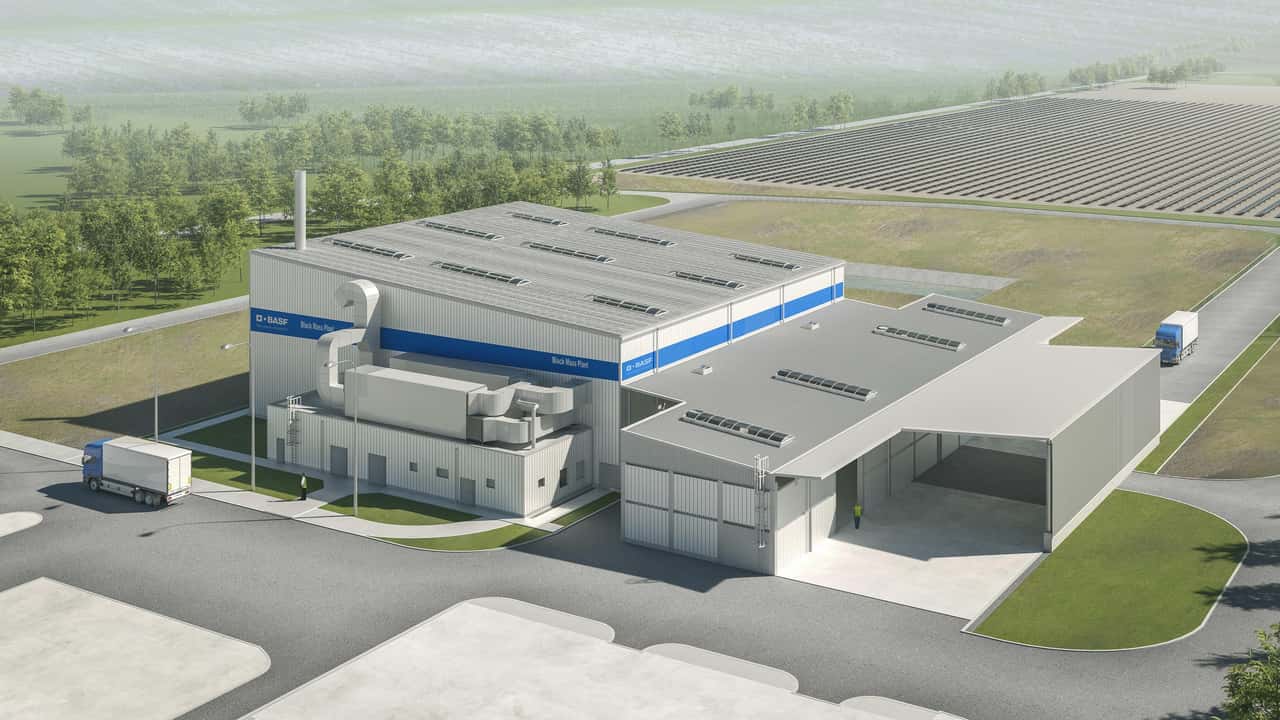 La fabbrica tedesca di BASF per la produzione di materiale catodico