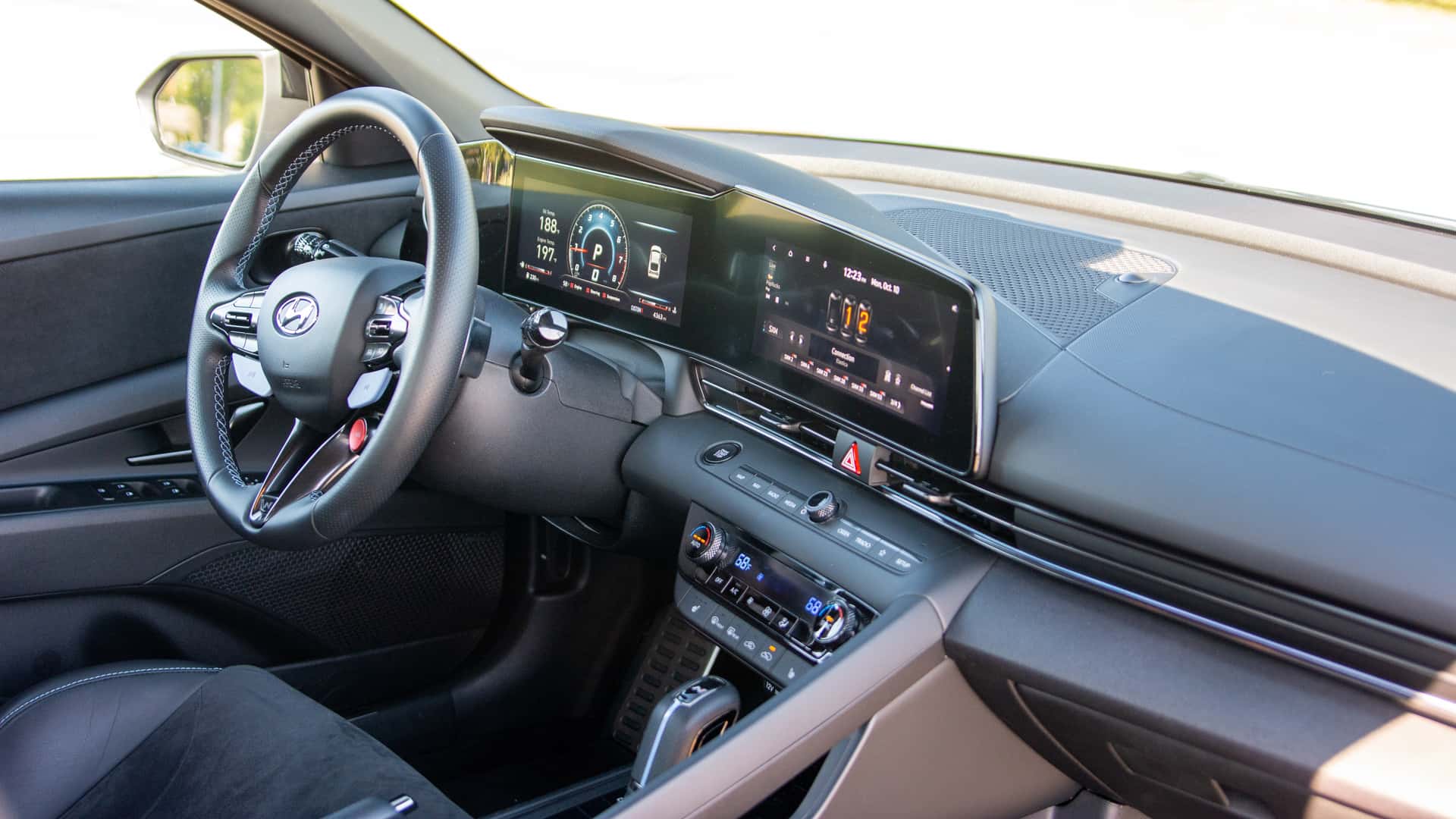 https://cdn.motor1.com/images/mgl/E6PxN3/s1/2023-hyundai-elantra-n.jpg