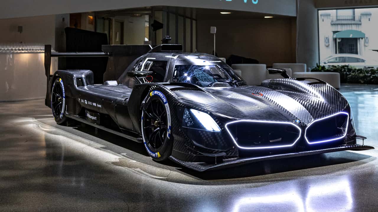 BMW M Hybrid V8 avec carrosserie non peinte