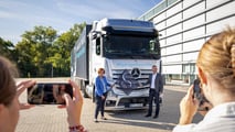 Il viaggio record di 1.047 km del Mercedes GenH2 a idrogeno